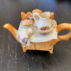 Mini Tea Pot Royal Albert/perfect condition